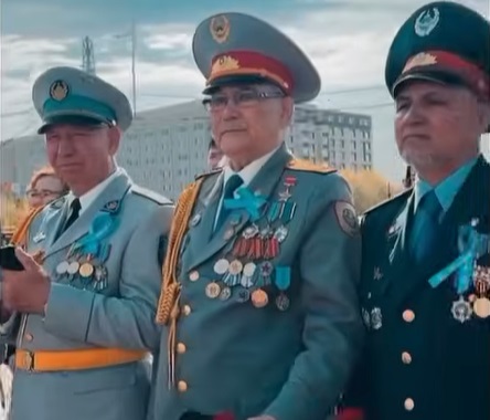 В честь празднования Дня Победы 9 мая состоялась церемония возложения цветов